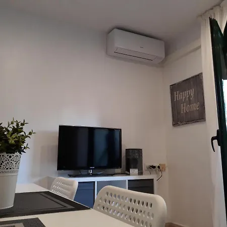 Apartment Royal Apartament-200m From Beach- Wifi