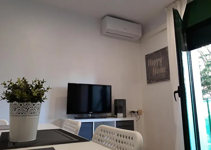 Apartment Royal Apartament-200m From Beach- Wifi